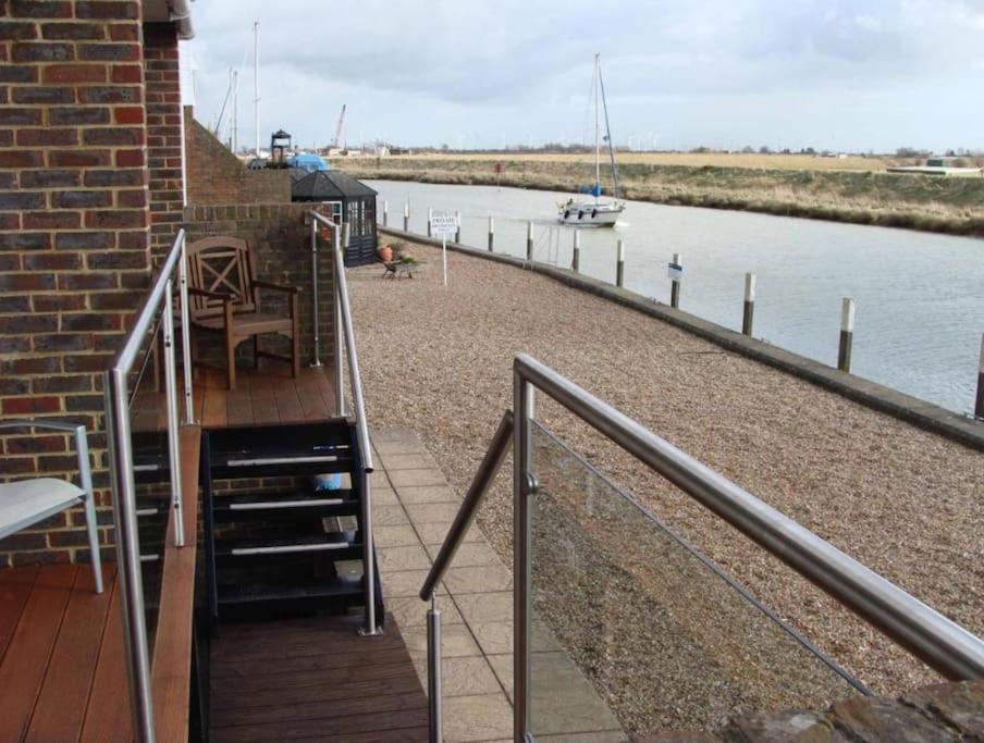 Stunning 1 Bedroom Apartment Over Looking River Rye Exteriér fotografie